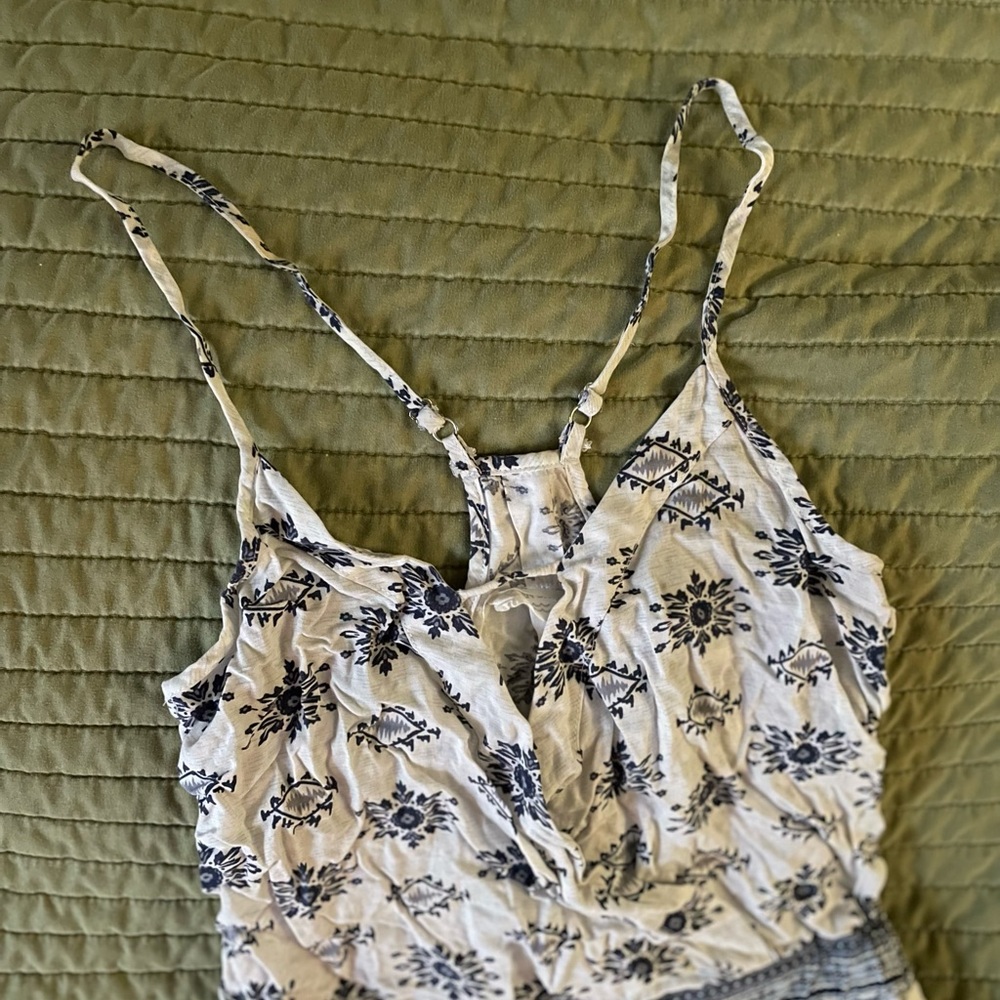 𝑃rinted Romper (𝕊𝔸𝕃𝔼) - Picture 3 of 13